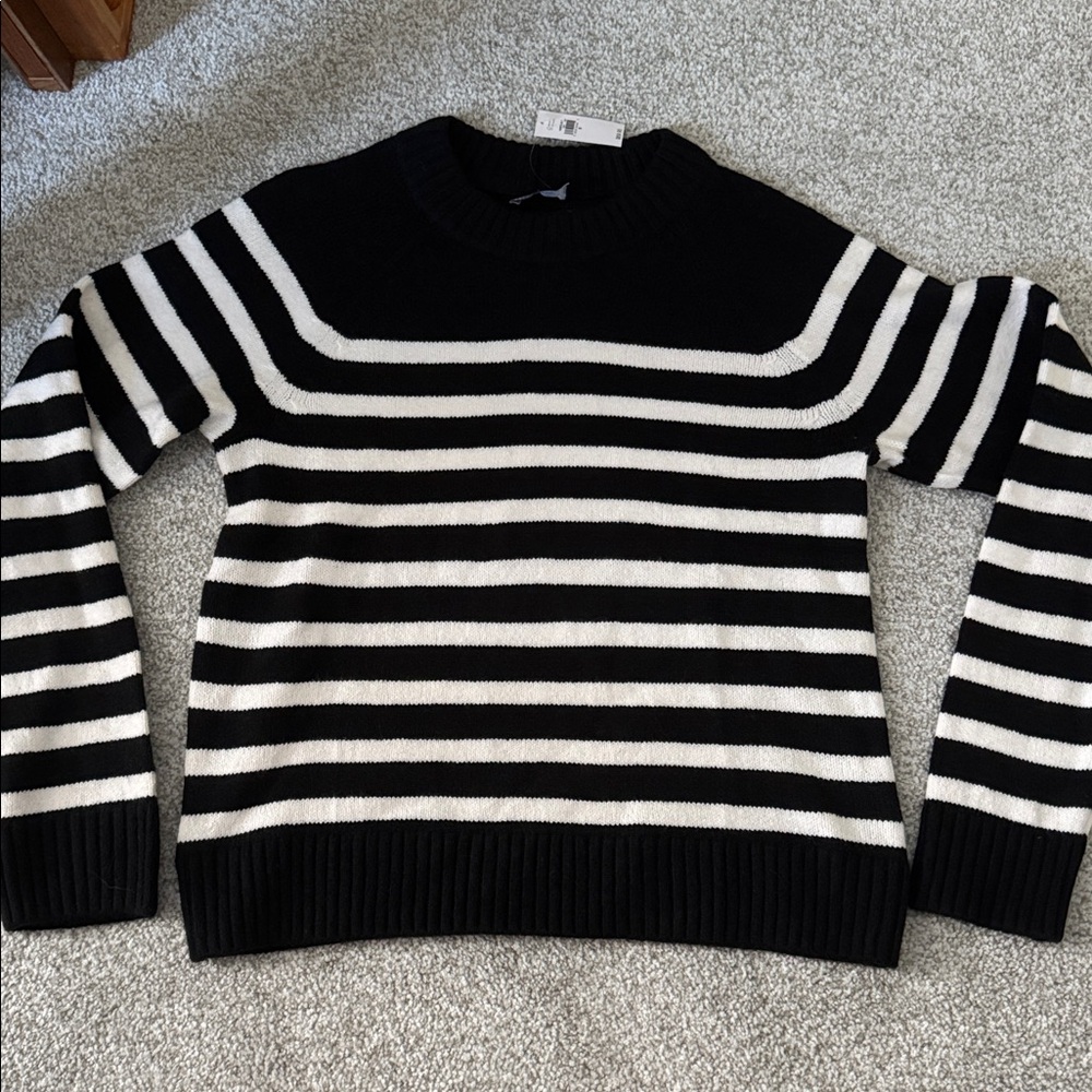 GAP CashSoft Crewneck sweater